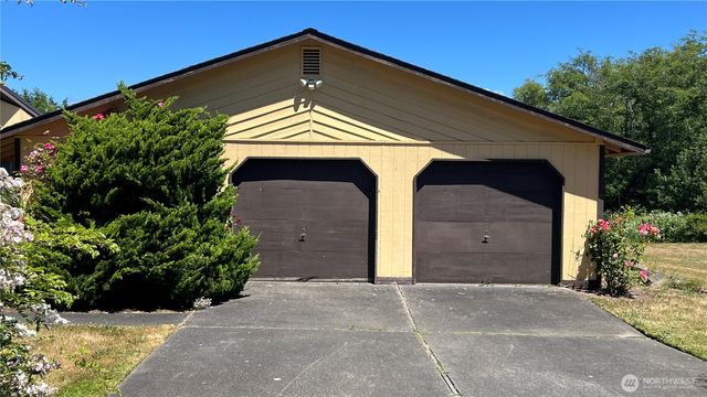 39058 Shoreview Drive NE, Hansville, WA 98340