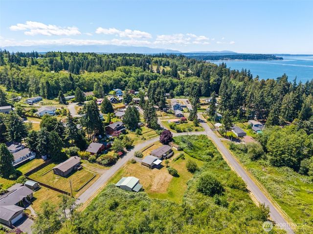 39058 Shoreview Drive NE, Hansville, WA 98340