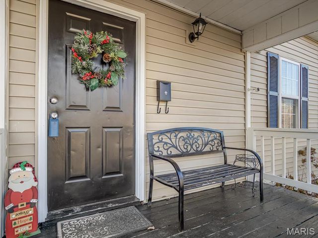 327 Collinsville Avenue, Collinsville, IL 62234