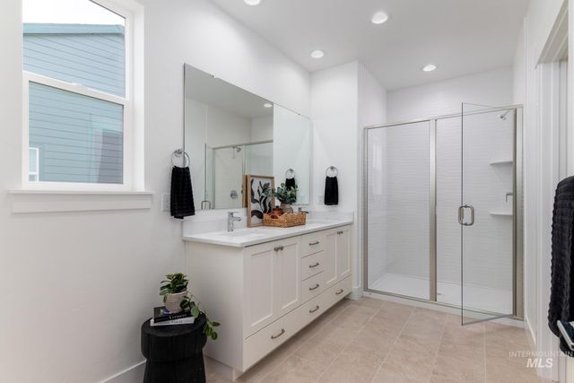 831 W Bay St, Middleton, ID 83644