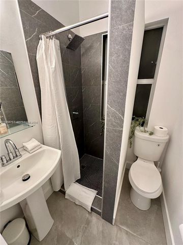 126 Mendoza Ave 2, Coral Gables, FL 33134