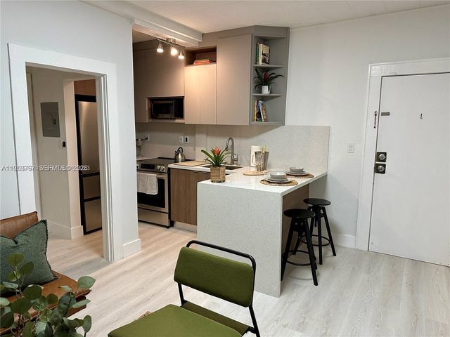 126 Mendoza Ave 2, Coral Gables, FL 33134