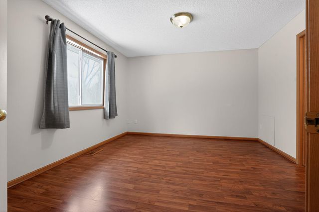 6375 13th Street N, Oakdale, MN 55128