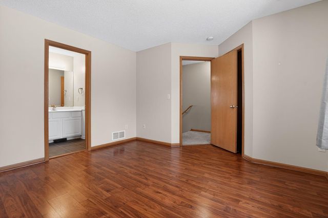 6375 13th Street N, Oakdale, MN 55128