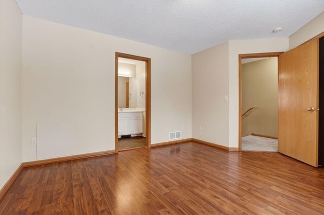 6375 13th Street N, Oakdale, MN 55128