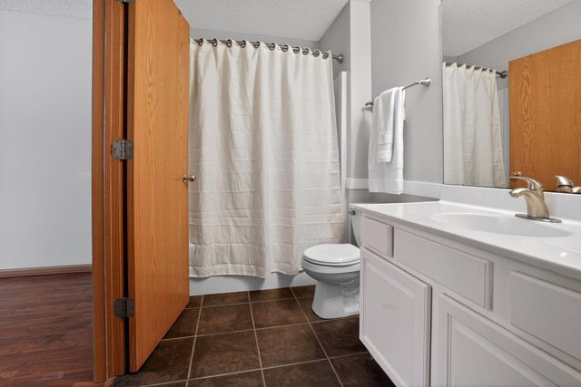 6375 13th Street N, Oakdale, MN 55128