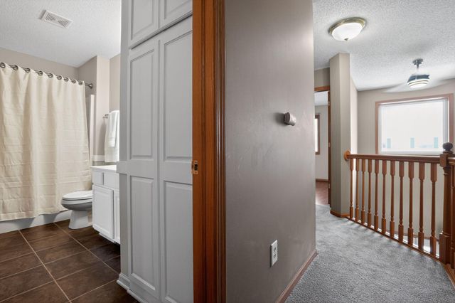 6375 13th Street N, Oakdale, MN 55128