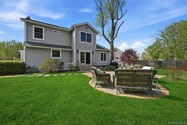 11 Elmont Lane, East Northport, NY 11731