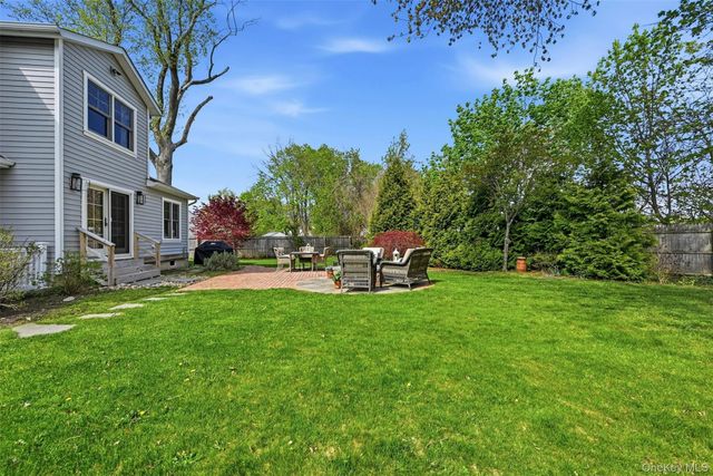 11 Elmont Lane, East Northport, NY 11731