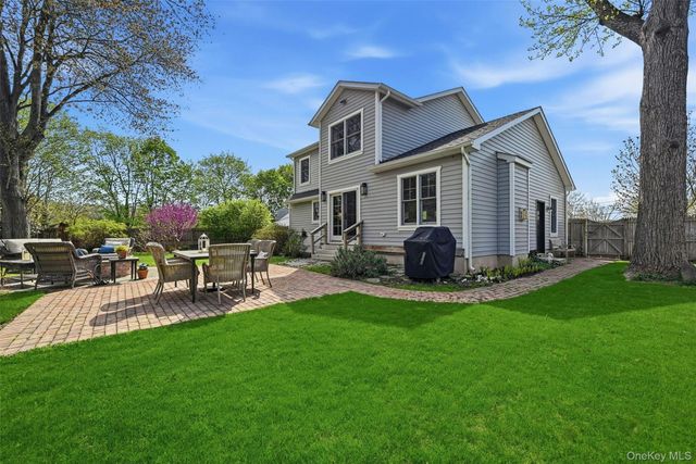 11 Elmont Lane, East Northport, NY 11731