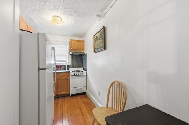 42 West Baltimore 18, Lynn, MA 01902