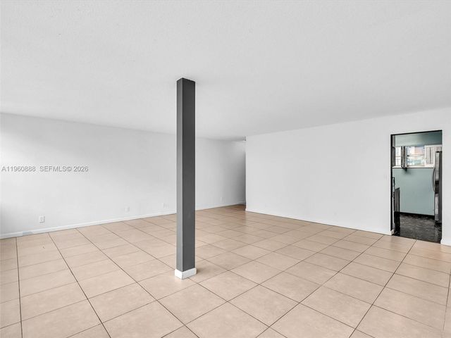 6901 Cypress Rd B12, Plantation, FL 33317