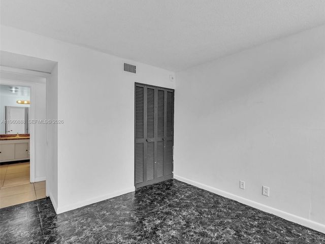 6901 Cypress Rd B12, Plantation, FL 33317