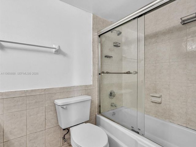 6901 Cypress Rd B12, Plantation, FL 33317