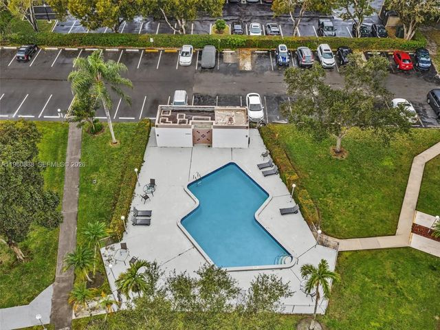 6901 Cypress Rd B12, Plantation, FL 33317