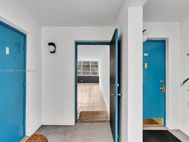 6901 Cypress Rd B12, Plantation, FL 33317