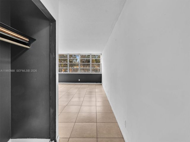 6901 Cypress Rd B12, Plantation, FL 33317