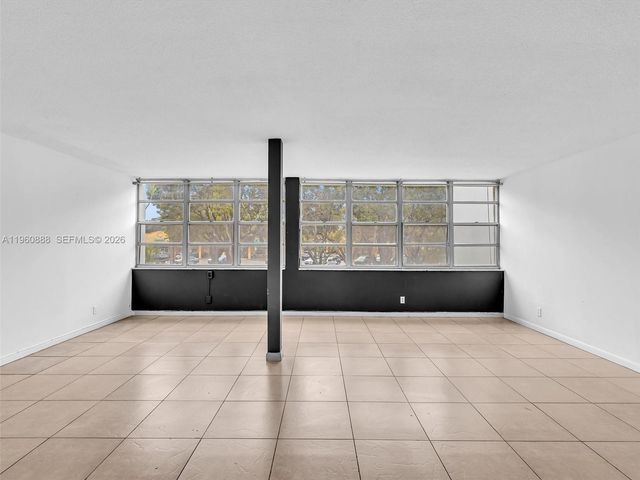 6901 Cypress Rd B12, Plantation, FL 33317