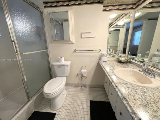 4151 NW 41st St 201, Lauderdale Lakes, FL 33319