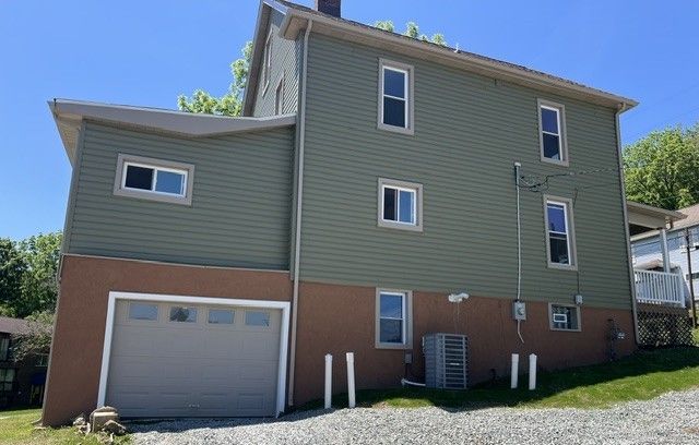 809 DEPOT STREET, Youngwood, PA 15697