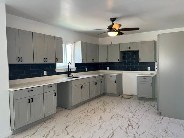 809 DEPOT STREET, Youngwood, PA 15697