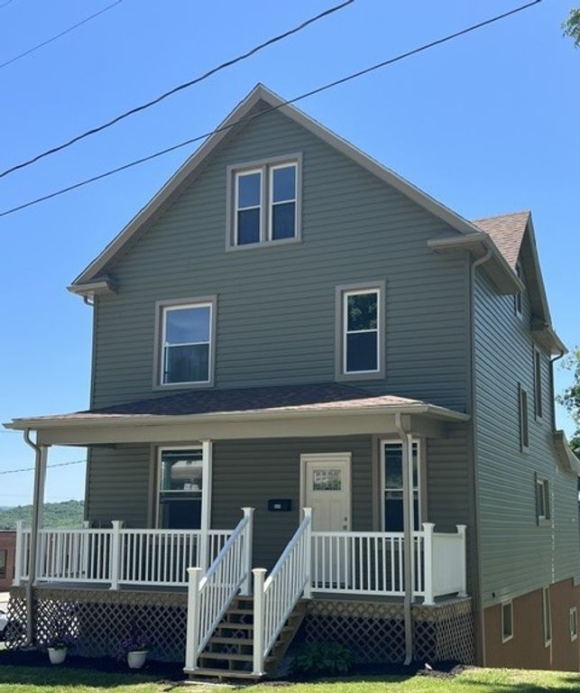 809 DEPOT STREET, Youngwood, PA 15697
