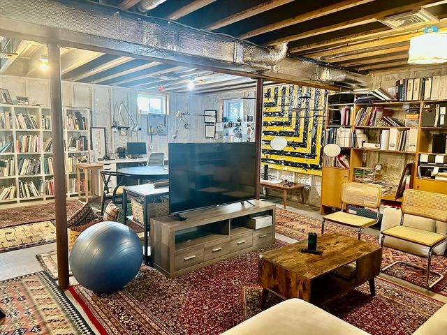 299 Cabot St 1, Newton, MA 02460