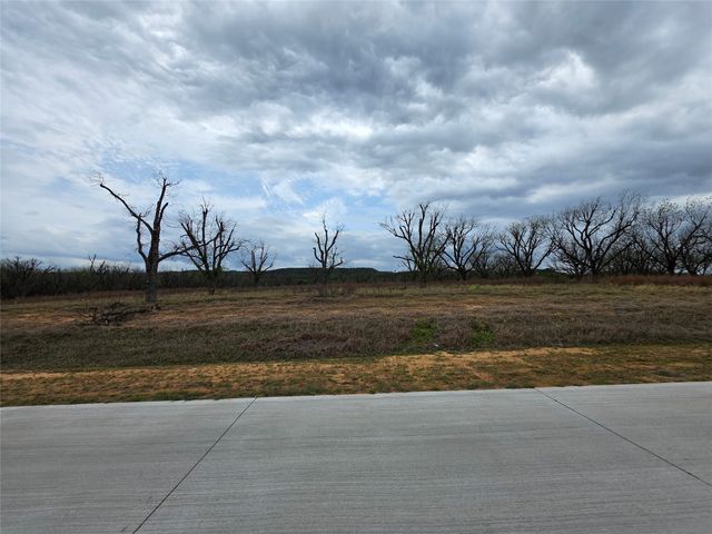 3113 E Landings S, Granbury, TX 76049