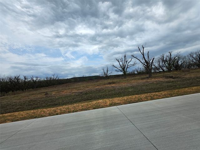 3113 E Landings S, Granbury, TX 76049