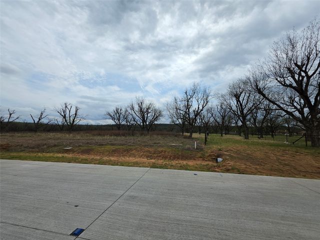3113 E Landings S, Granbury, TX 76049