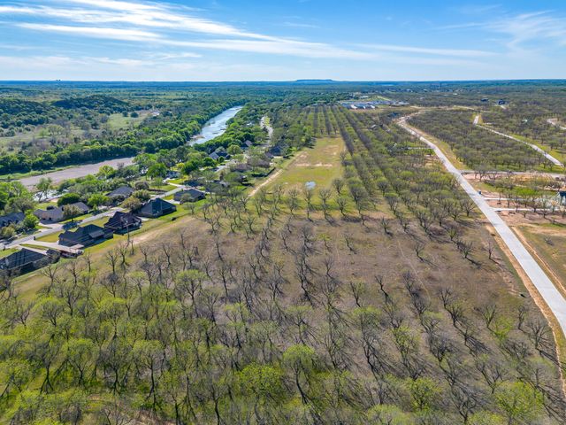3113 E Landings S, Granbury, TX 76049