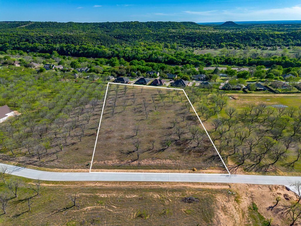 3113 E Landings S, Granbury, TX 76049
