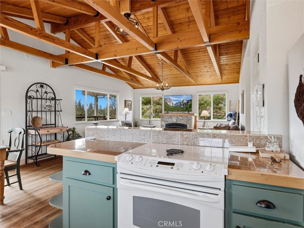 Image 4 of property listing at 3137 Triangle, Mariposa, CA 95338
