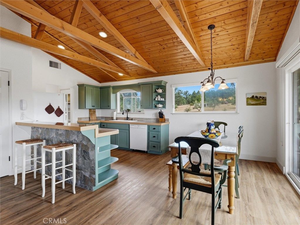 Image 5 of property listing at 3137 Triangle, Mariposa, CA 95338