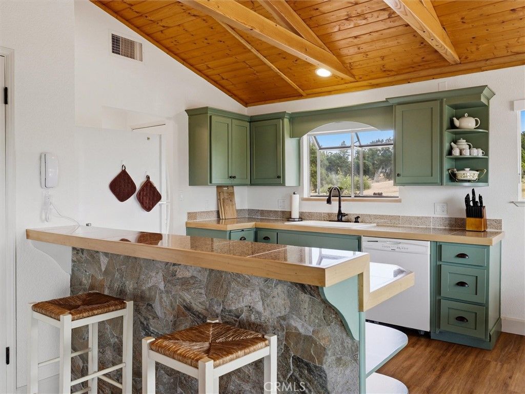 Image 7 of property listing at 3137 Triangle, Mariposa, CA 95338