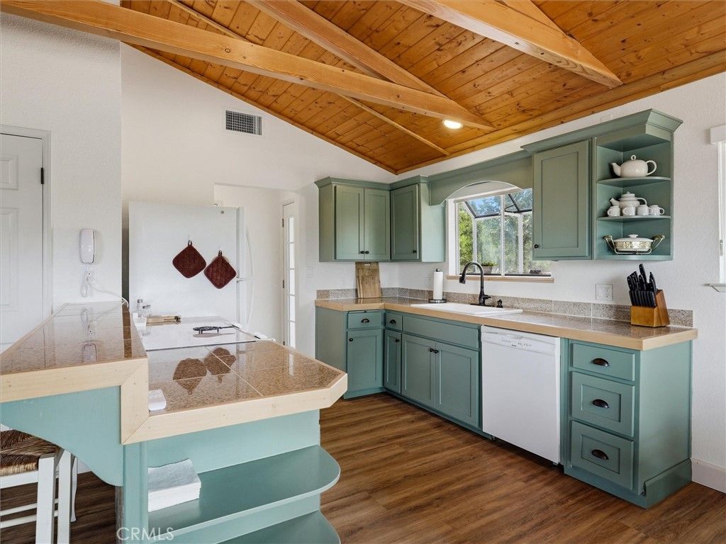 Image 8 of property listing at 3137 Triangle, Mariposa, CA 95338