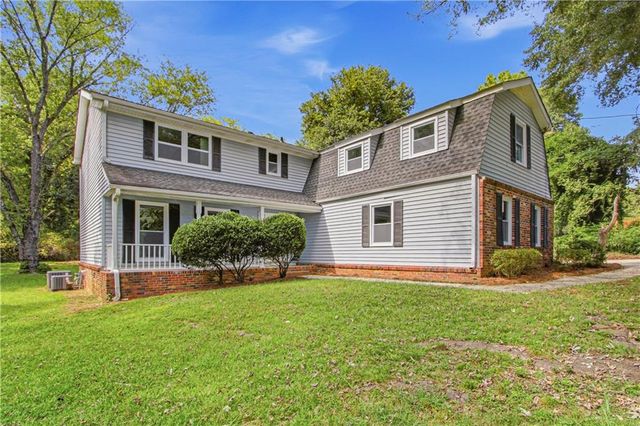 2215 Angela Drive SW, Lilburn, GA 30047