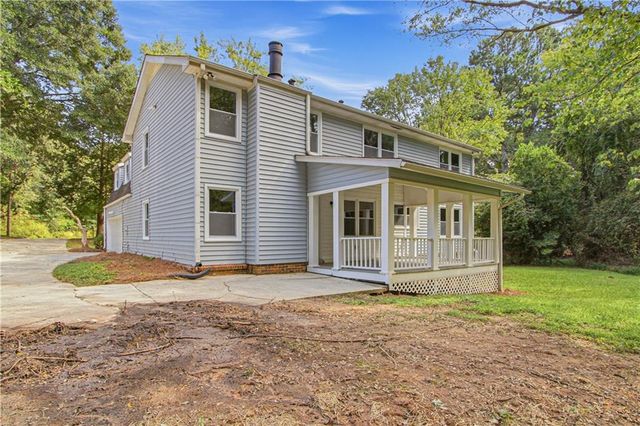 2215 Angela Drive SW, Lilburn, GA 30047