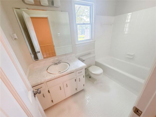 2215 Angela Drive SW, Lilburn, GA 30047