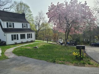 15 Beacon Hill Road, Ardsley, NY 10502