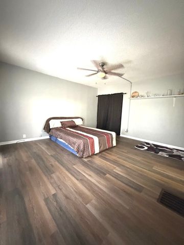 1335 E 9th Street, Davenport, IA 52803
