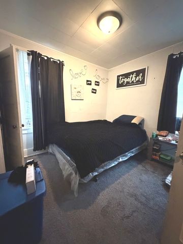 1335 E 9th Street, Davenport, IA 52803
