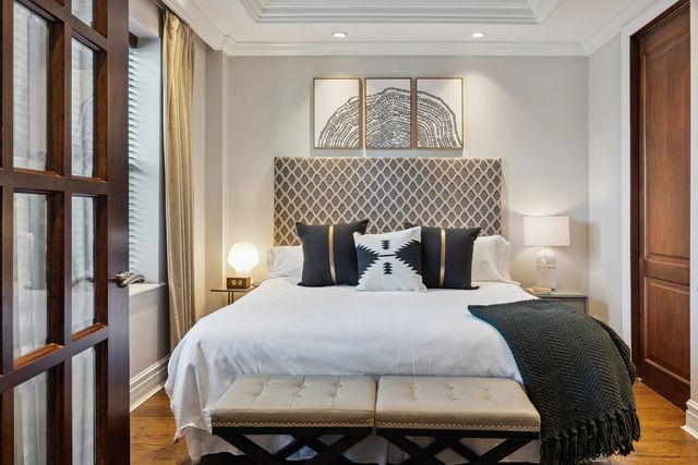 70 E WALTON Street 404, Chicago, IL 60611