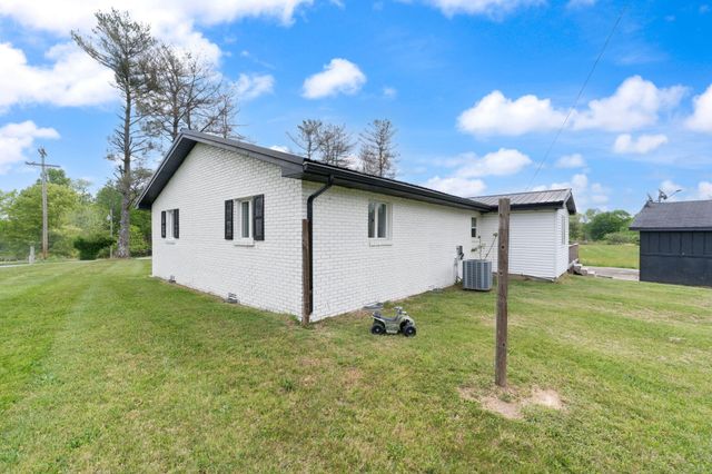 1726 Mildred Road, Mckee, KY 40447