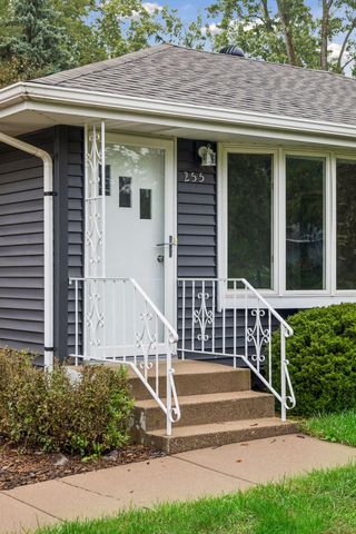 255 County Road C2 W, Roseville, MN 55113