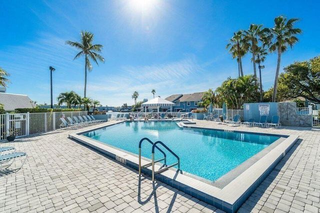 706 Ocean Dunes Circle, Jupiter, FL 33477