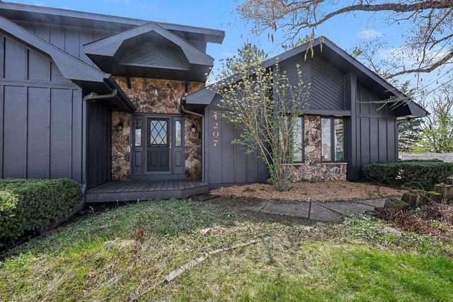 1207 Bruce Lane, Pella, IA 50219