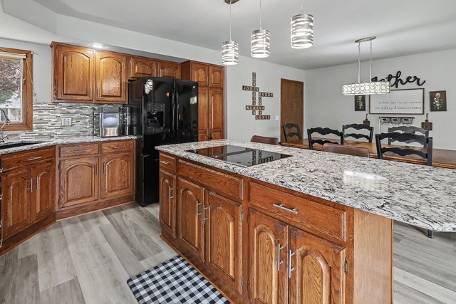 1207 Bruce Lane, Pella, IA 50219