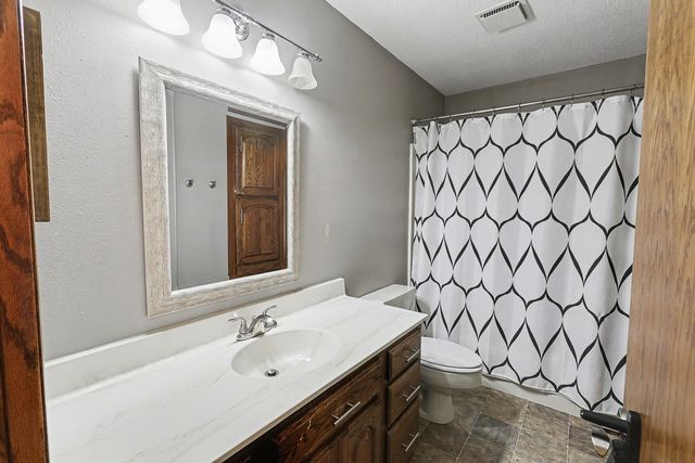 1207 Bruce Lane, Pella, IA 50219