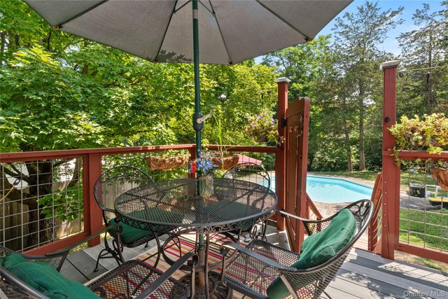 5 Colette Drive, Poughkeepsie, NY 12601